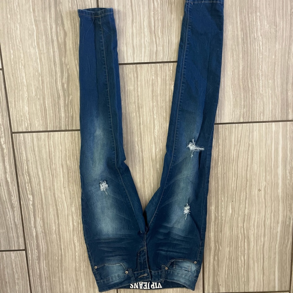 Size 5/6 distressed skinny jeans